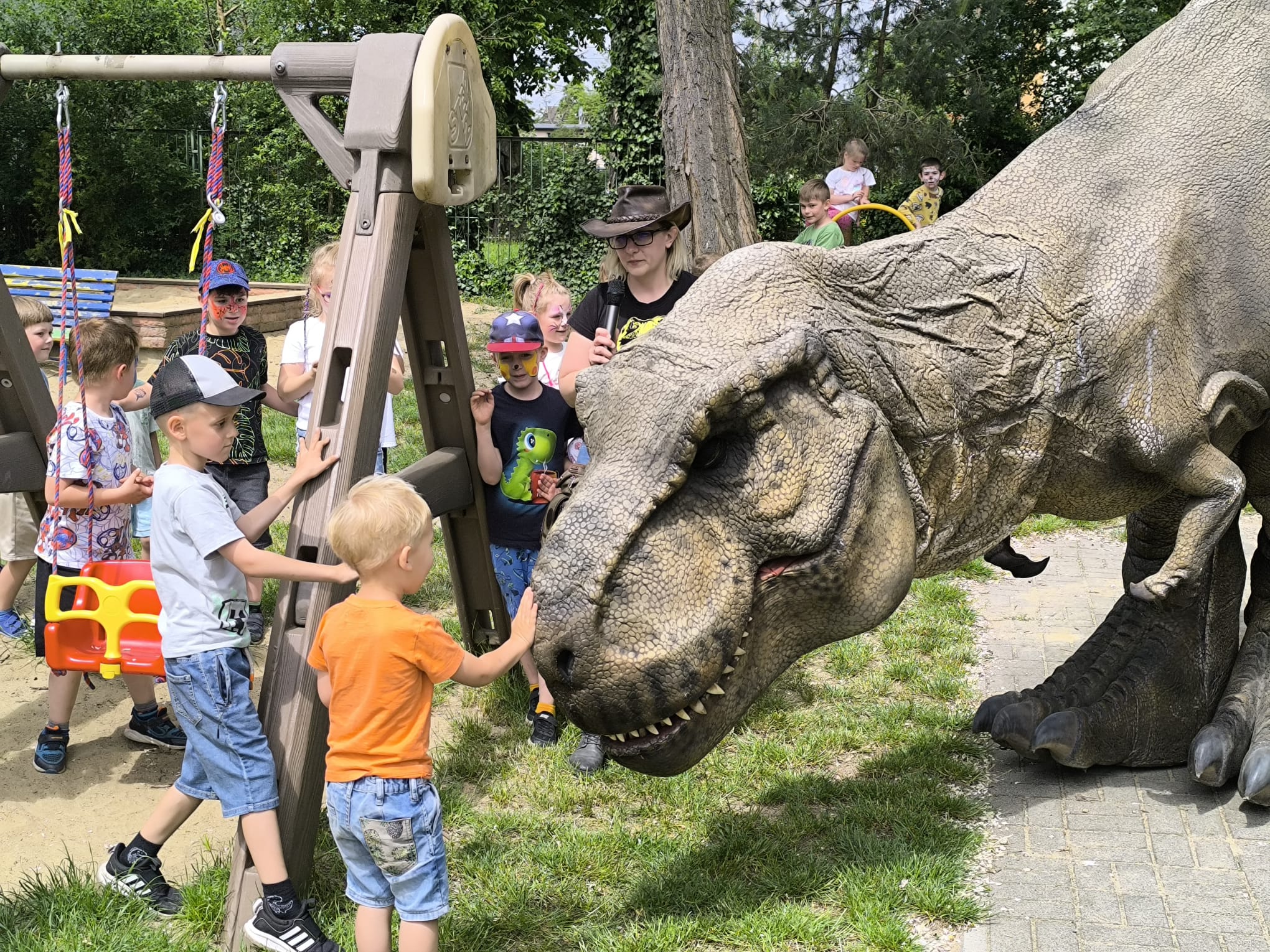Dinozaur w przedszkolu